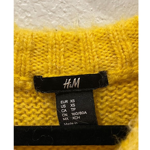 H&M Yellow Short Sleeve Sweatshirt Pullover - Picture 2 of 3